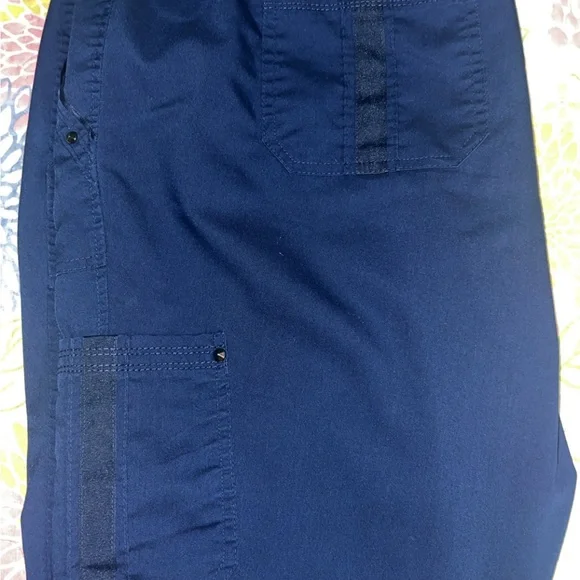 Purple Label Yoga V-Neck Top & Tori pants Navy - Picture 6 of 6